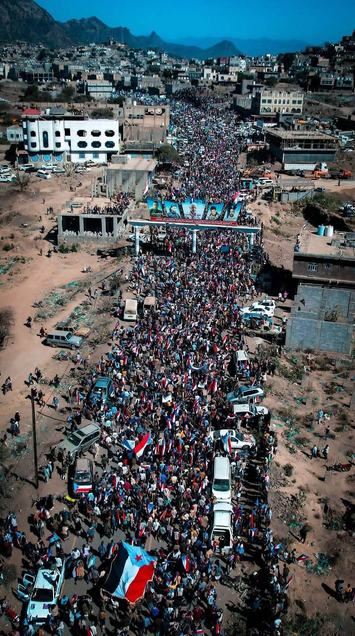 مظاهرات الضالع التي جمعت آلاف الجنوبيين تؤكد دعمها الانتقالي والزبيدي