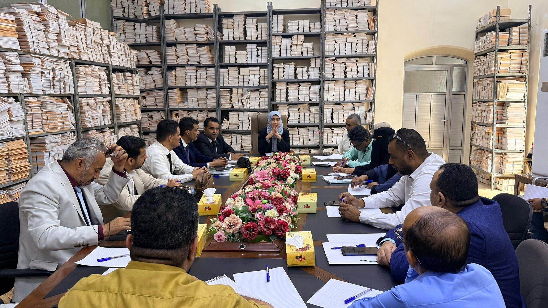 وزيرة الشؤون القانونية تعقد لقاء تشاوري مع مدراء الوزارة في عدن