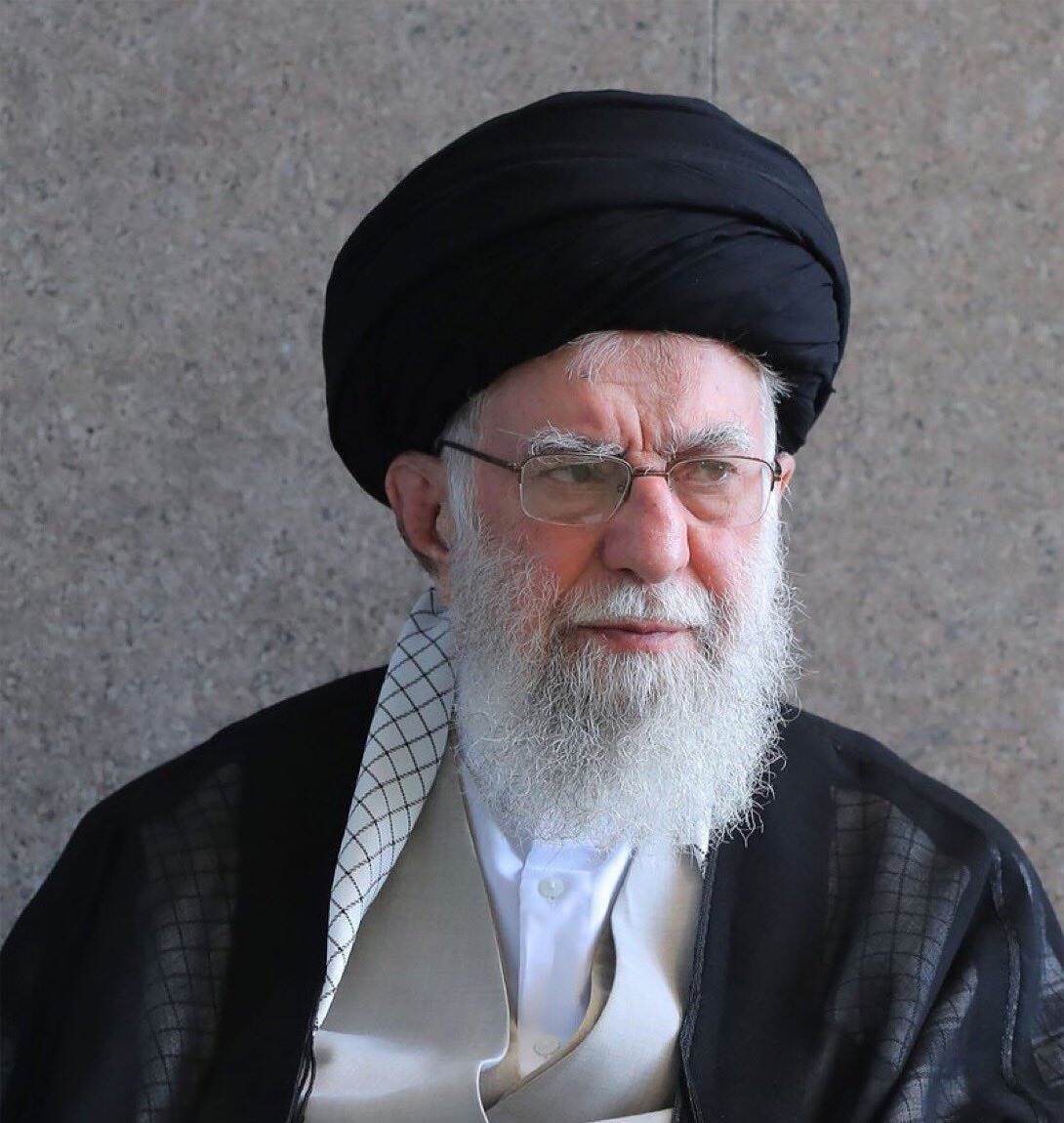 الرئيس الأمريكي يعلن مقتل المرشد الأعلى الإيراني آية الله علي خامنئي