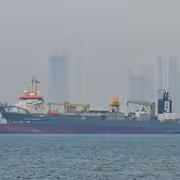 خطة ترامب لأمن ناقلات النفط قد لا تنجح في إعادة الملاحة عبر مضيق هرمز