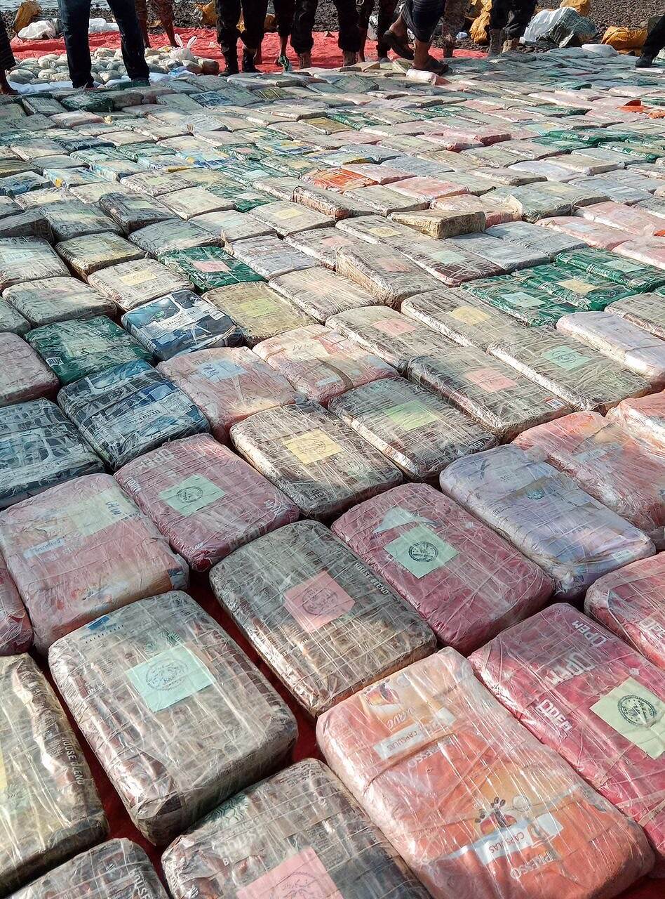 قوات العمالقة تضبط 623 كيلو من المخدرات قبالة ساحل رأس العارة