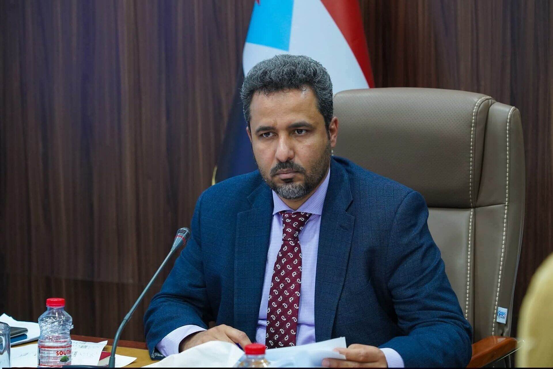 محافظ لحج الجديد بين تحديات البناء المؤسسي وتنامي الفساد والمصالح الشخصية