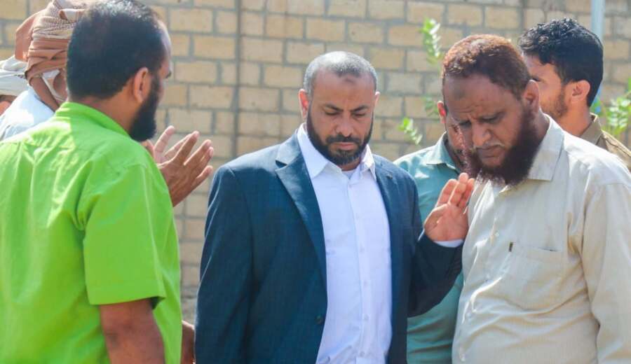 اصابة محافظ الضالع بحادث مروري ونقله إلى أحد المستشفيات