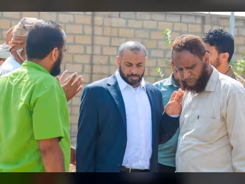 اصابة محافظ الضالع بحادث مروري ونقله إلى أحد المستشفيات