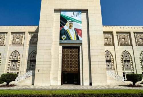 الكويت تدين اقتحام وتخريب قنصليتها في البصرة العراقية