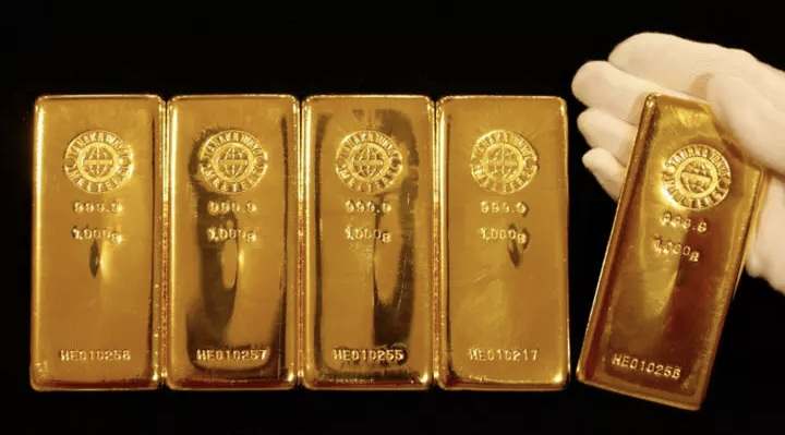 فرنسا تسحب 129 طن من ذهبها المخزون في الولايات المتحدة.