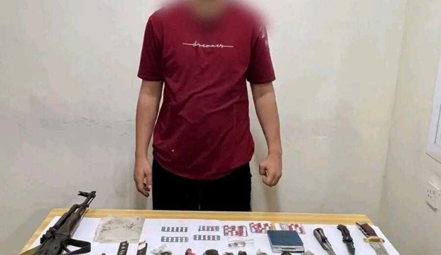 مكافحة المخدرات في عدن تضبط مروجاً للحشيش في المنطقة التقنية