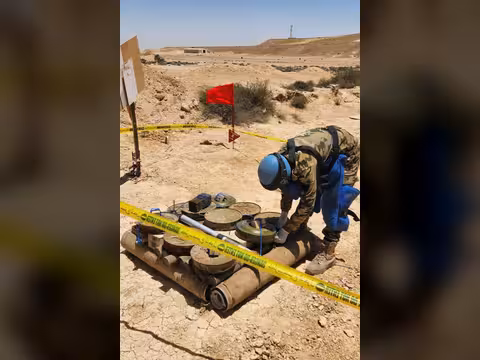 ‏مشروع ‎مسام يتلف 1,696 قطعة من المخلفات الحربية في مديرية غيل بن يمين