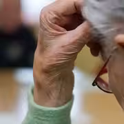 ‏كيف تحمي نفسك من الخرف بخطوات بسيطة؟