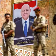 بين انقطاع الرواتب وصمت الحكومة: الموظفون في مواجهة أزمة معيشية خانقة