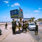 تحركات أمنية في عدن تشمل إعادة تموضع النقاط وانتشار دوريات الطرق