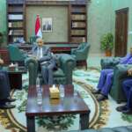 الصبيحي يتناول مع نائب وزير المالية انتظام صرف الرواتب والتسويات السنوية