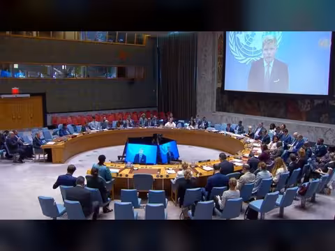 غروندبرغ أمام مجلس الأمن يحذر من تداعيات التصعيد الإقليمي على اقتصاد اليمن