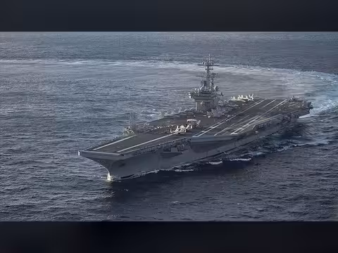 حاملة طائرات امريكية ثالثة تتجه إلى بحر عمان لإغلاق مضيق هرمز