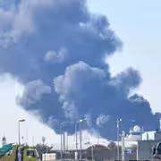 ثلاث دول خليجية تستدعي سفراء العراق احتجاجًا على هجمات فصائل عراقية