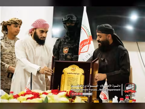 تبادل التسليم بين قيادة لواء درع الوطن سابقة والجديدة في عدن