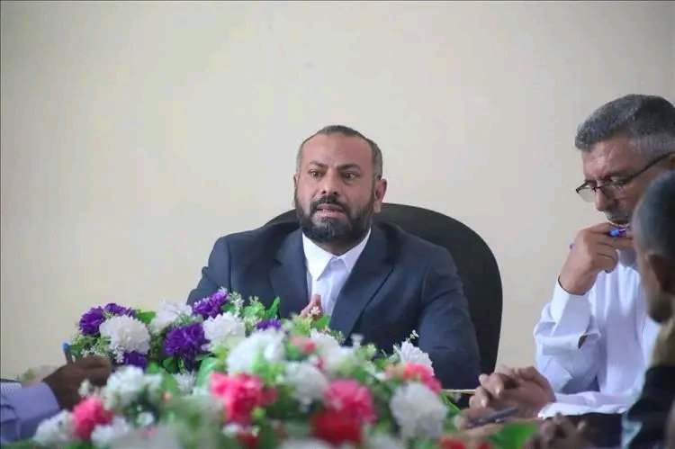 السلطة المحلية بمحافظة الضالع تُدين الهجوم المسلح على مبنى المحافظة