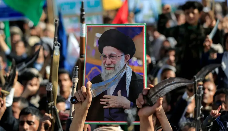 مستثمر يمني تحت الإقامة الجبرية في صنعاء ومساعٍ حوثية للسيطرة على استثماراته