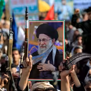 مستثمر يمني تحت الإقامة الجبرية في صنعاء ومساعٍ حوثية للسيطرة على استثماراته