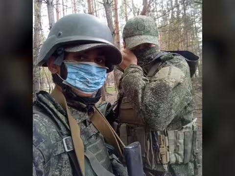 الشاب مجيب الشماري يختار القتال في روسيا بعد أن تحوّل اليمن إلى منفى كبير ورصيف للخيبة