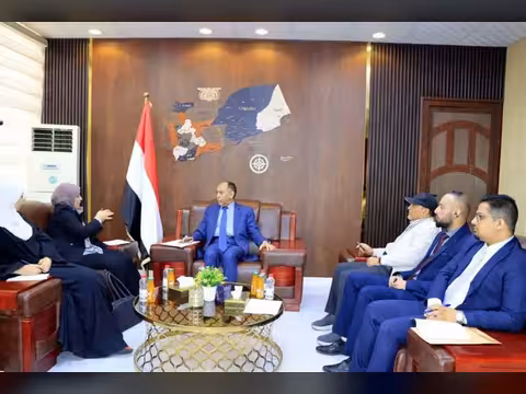 وزيرة الشؤون القانونية تبحث مع وزير الصناعة والتجارة تطوير البيئة التشريعية وكفاءة الأداء المؤسسي