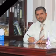 مسلحون يغتالون مدير مدارس النورس في عدن بعد ترصده وإطلاق النار عليه