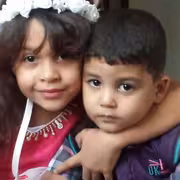 محكمة في الحديدة تصدر حكمًا مخففًا في قضية تعذيب أودت بحياة الطفلة رهف وإصابة شقيقها