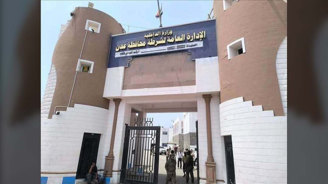 شرطة عدن تستعد لتنفيذ حملة أمنية لضبط الدراجات النارية .