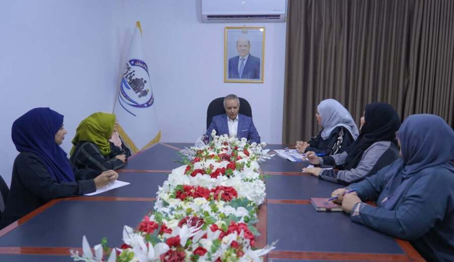 ‏وزير الشؤون الاجتماعية والعمل يناقش مع اللجنة الوطنية للمرأة تعزيز الشراكة وتمكين المرأة