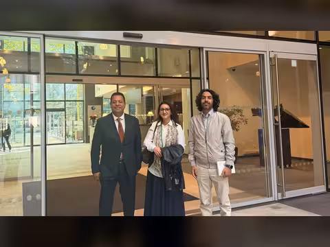 مركز صنعاء يدعو في لقائه بمسؤولين أوروبيين إلى حماية العملية السياسية في اليمن