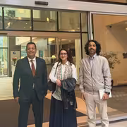 مركز صنعاء يدعو في لقائه بمسؤولين أوروبيين إلى حماية العملية السياسية في اليمن