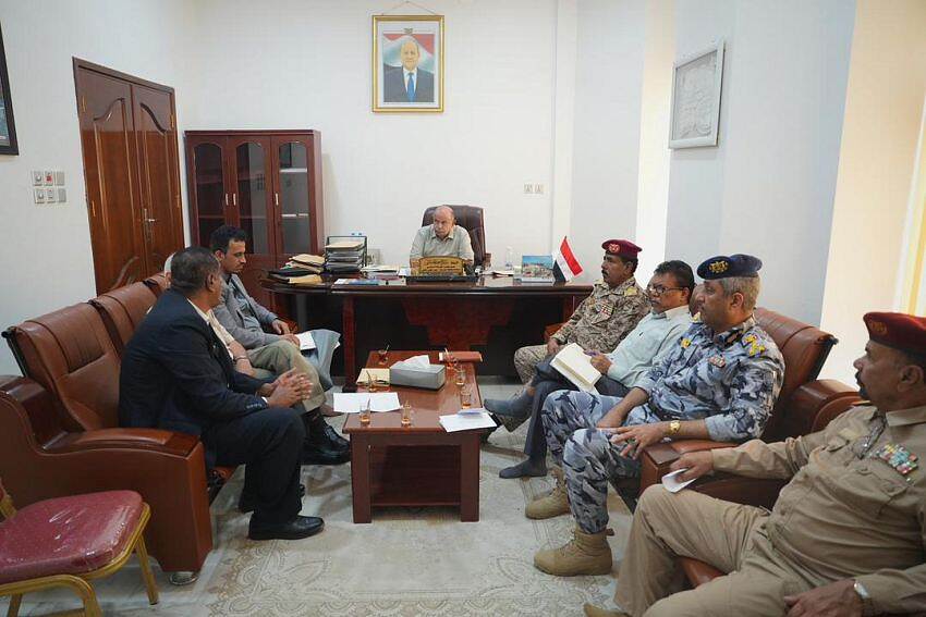 اللجنة الأمنية في حضرموت تتعهد بمحاسبة المتورطين في الاعتداء على وقفة المكلا