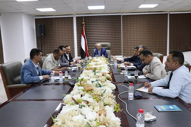 اللجنة الوطنية لتنظيم الواردات تقر بوجود تجاوزات تؤثر على استقرار سعر الصرف والسلع