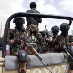 رجال الاعمال اللوزي يتهم قيادات حوثية بالتستر على مسلح اقتحم منزله.