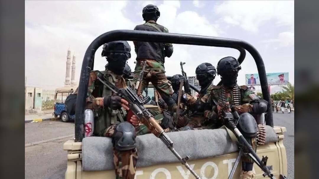 مقتل قيادي أمني حوثي على يد زوجة أحد المعتقلين بعد محاولته اقتحام منزلها