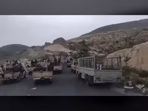 آلاف الجنود اليمنيين في  الحد الجنوبي للسعودية يحتجون على انقطاع مرتباتهم منذ 9 أشهر