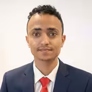 اليمن بين تحديات الانتقال السياسي وإعادة بناء الدولة: