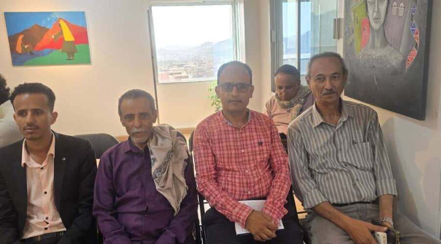 البيسمنت الثقافية بتعز تحتفي بكتاب "أصوات من الماضي"