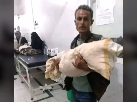 وفاة طفلة في تعز بعد ست ساعات من الانتظار داخل مستشفى اليمني السويدي