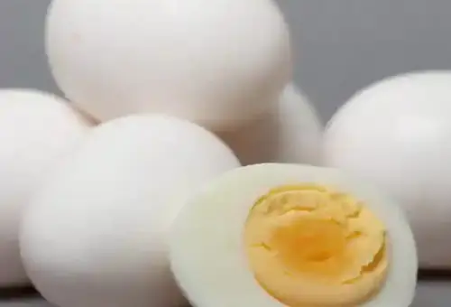 البيض ومرض الزهايمر .. هل تحمل البيضة سر الحماية؟
