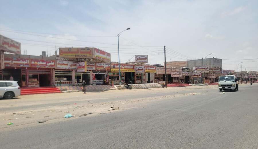 بائعو الحلويات في العند يرفضون خفض الأسعار رغم تراجع سعر الصرف