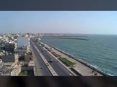 قيادات حوثية تستولي على أراضي واسعة في حرم مطار الحديدة