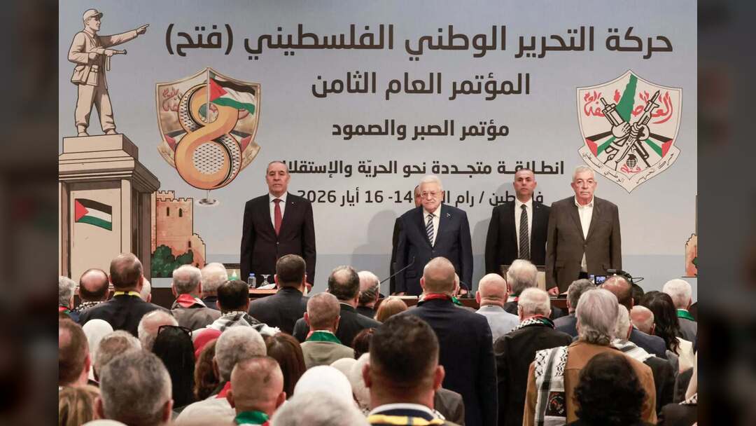 نيويورك تايمز  :" الرئيس الفلسطيني المُسن يدعم صعود ابنه في حركة فتح"