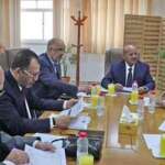 أربعة وزراء ومحافظ البنك المركزي يبحثون في عدن حلول أزمة الكهرباء وتأمين وقود محطات التولي