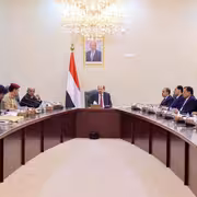 مجلس الوزراء يقر اضافة بدل غلاء معيشة 20% للموظفين ويعتمد إصلاحات بالأجور والجمارك