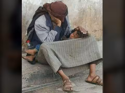 برنامج الأغذية العالمي يحذر من تفاقم أزمة الأمن الغذائي في اليمن .