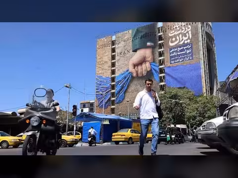 فايننشال تايمز البريطاني :"وفد إيراني يقوده رئيس البرلمان يصل قطر في علامة على احراز تقدم"
