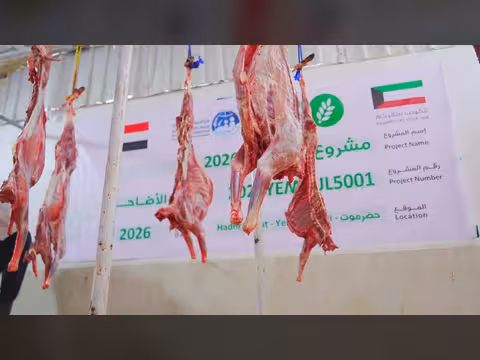بدعم من العون المباشر الكويتية.. تدشين توزيع مشروع الأضاحي لـ1320 مستفيداً في حضرموت