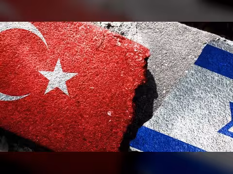 مسار بحري تجاري سري ومعقد يربط الموانئ التركية بإسرائيل