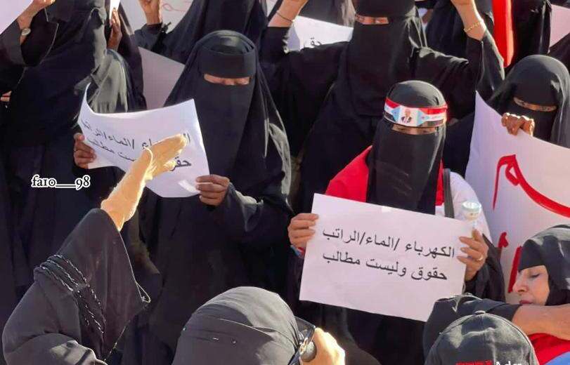 انهيار الكهرباء يفاقم معاناة سكان عدن وسط صمت حكومي